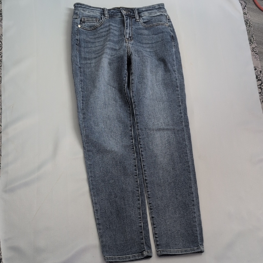 Judy Blue Medium Wash Slim Fit Jeans - Picture 6 of 8